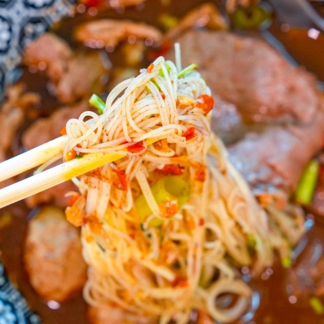 ทองแท้ ก๋วยเตี๋ยวเรือ อร่อยเด็ดต้องลอง
