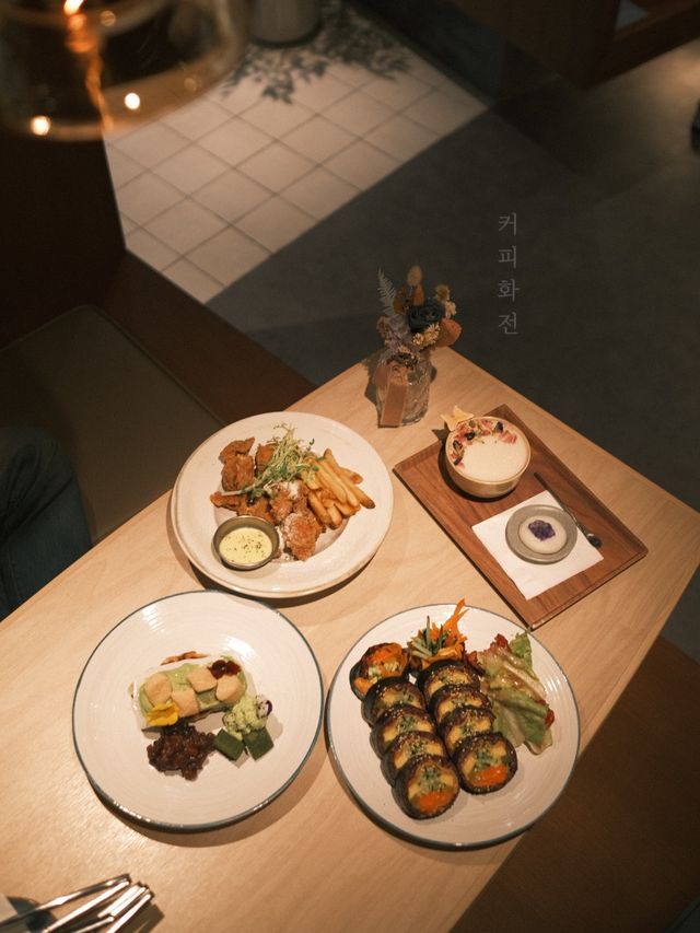 溫柔韓系cafe！ 必坐榻榻米位置🫶🏻 圓方商場的平價餐廳🍴 