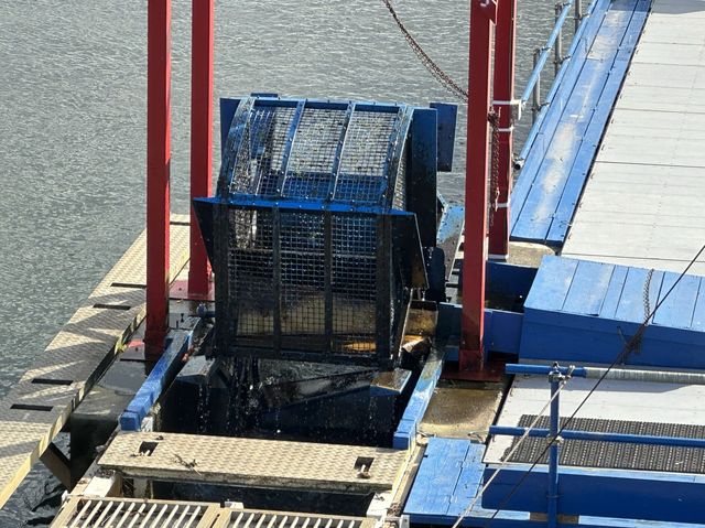 北海道・千歳。千歳川に設置された『インディアン水車』と『サケの慰霊塔』と『千歳水族館』