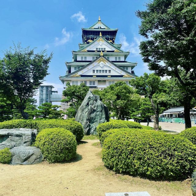 The Magnificent Osaka Castle 