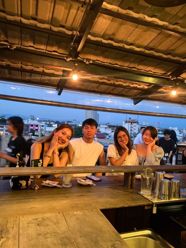 ย้อนเวลาไปrooftop bar ที่เชียงใหม่