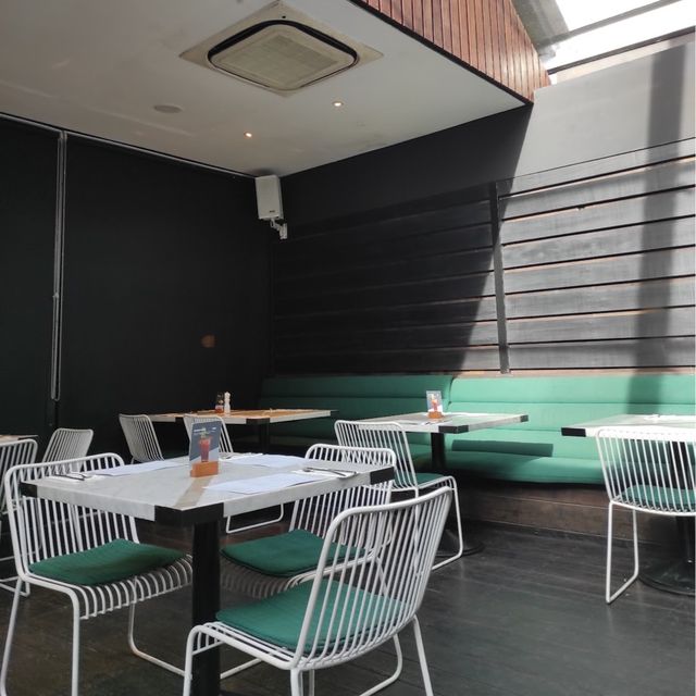 Sisterfields Cafe