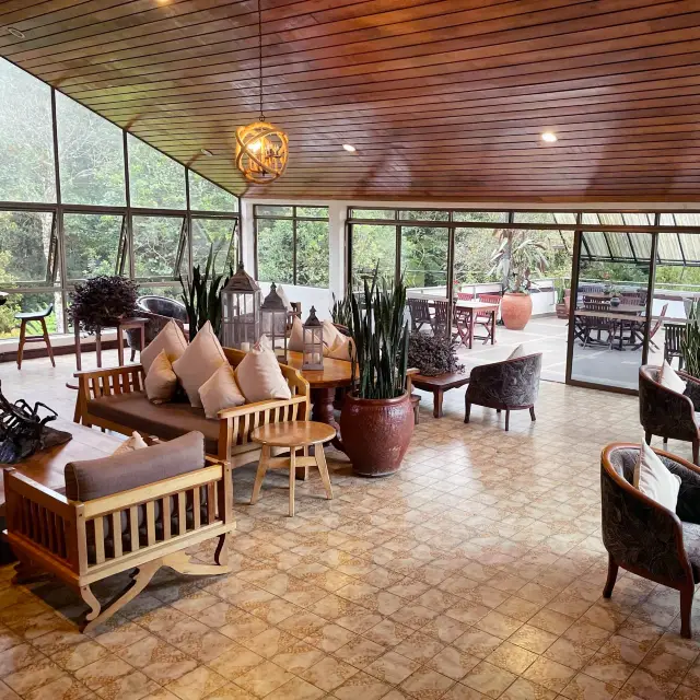 【網美級度假餐廳｜馬來西亞神山公園】Liwagu Restaurant