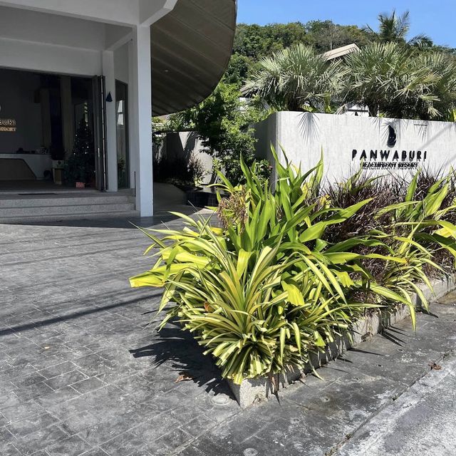 Panwaburi Beachfront Resort
