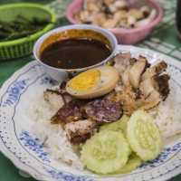 ร้านข้าวหมูกรอบ ขวัญใจคนท้ายเหมือง