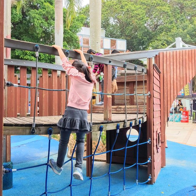 赤柱廣場的海盜船兒童遊樂場