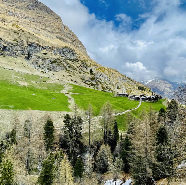 Alpine Majesty: delightful countryside