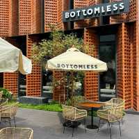 BOTTOMLESS เปิดสาขาใหม่ในซอยสุขุมวิท 33 ร้านสวยมาก