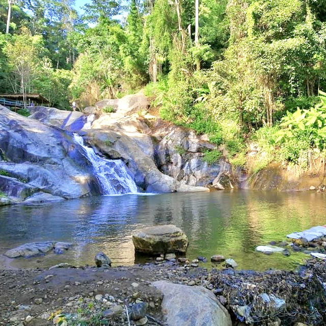 🌟 Pai Delights: Waterfalls and Night Market Fun! 🌈🍜🛍️