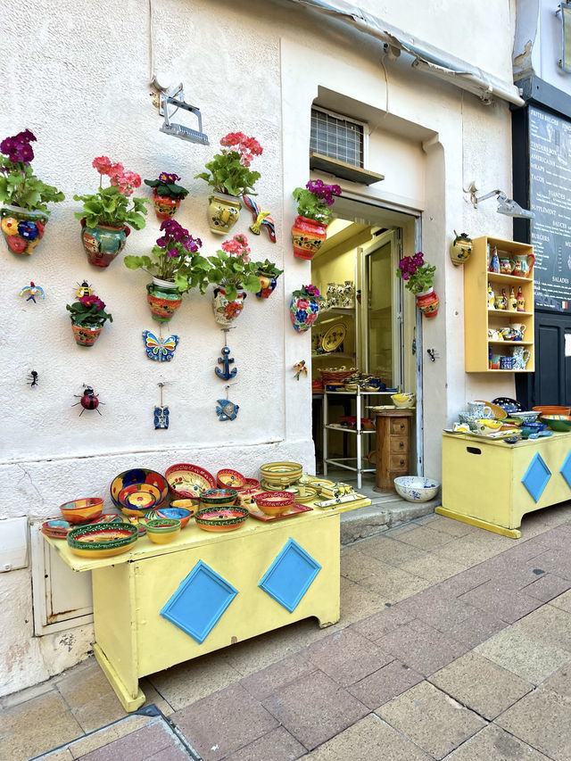 Cute city with lemons in the South of France🇫🇷