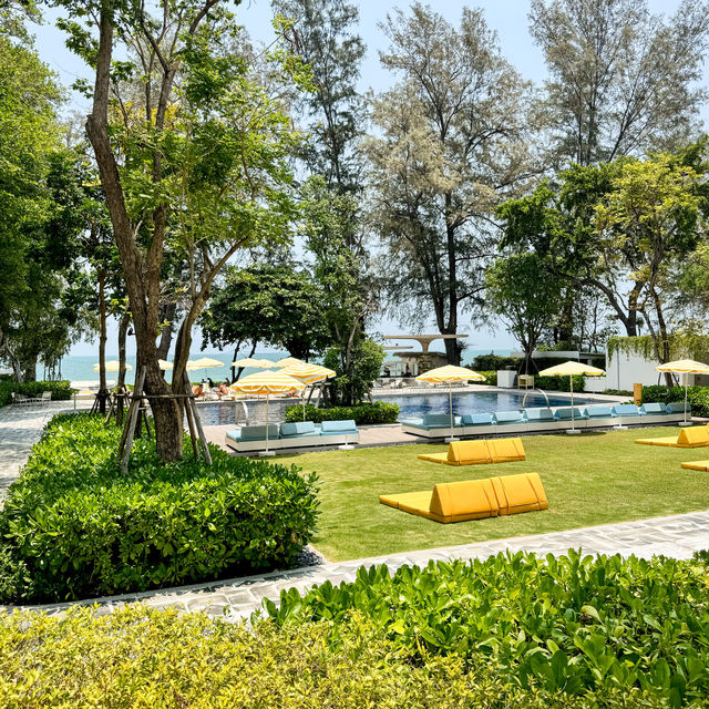 โรงแรมติดหาด The Standard Huahin