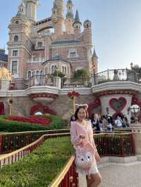 🎢🏰 **我們的夢幻迪士尼時光：上海奇幻樂園之旅** 🌟👨‍👧