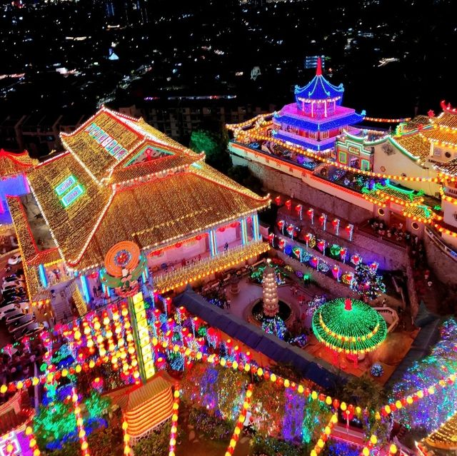 Kek Lok Si Temple's Stunning Light Display