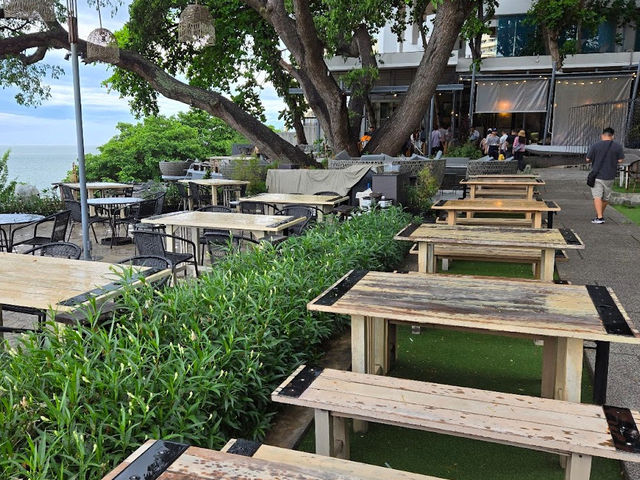 The Sky Gallery ร้านอาหารวิวสวยพัทยา