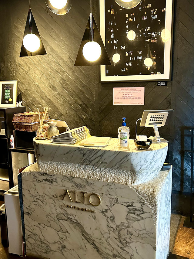 ALTO Bar & Grill 飽覽維港景色嘆Buffet