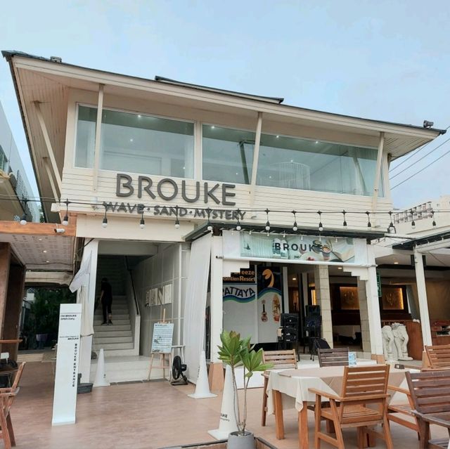 BROUKE CAFE @ Pattaya