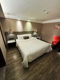 🏢 Modern Hotel in Old Building 
