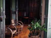 คาเฟ่ริมน้ำ ”บ้านอากงอาม่า“