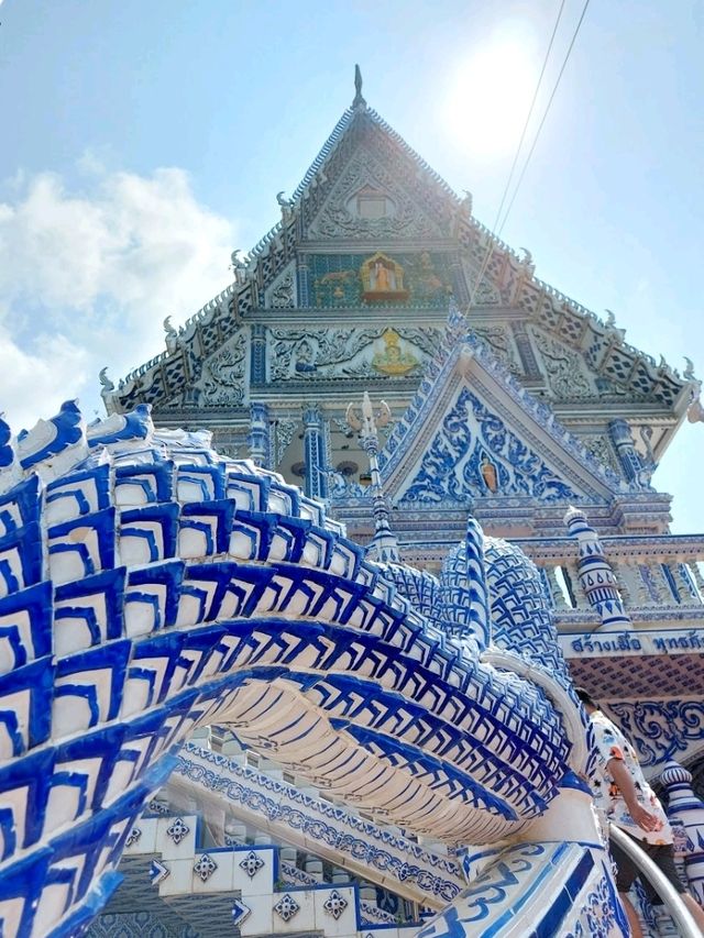ชมโบสถ์เซรามิกสีน้ำเงิน วัดปากน้ำแขมหนู จันทบุรี