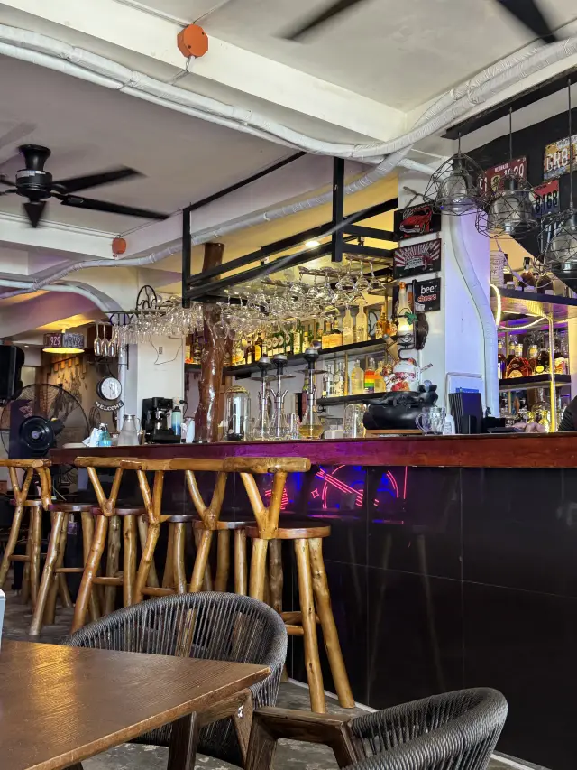 白沙灘、音樂，還有啤酒！！！