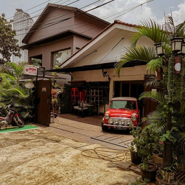 KIRINTJIKOPI | A very classic and aesthetic place.