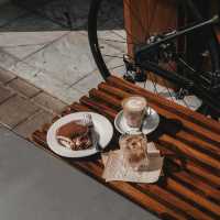 TWO HANDS FULL | RECOMMENDED COFFEESHOP VINTAGE IN BANDUNG