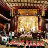 ไหว้พระปีใหม่ ณ วัดพระเขี้ยวแก้ว