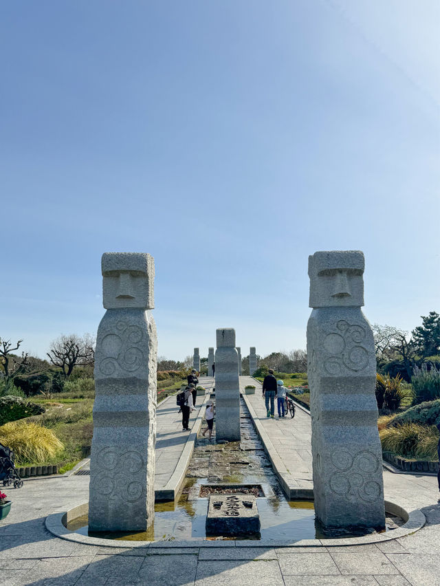 【静岡】モアイ像を発見⁉️石人の星公園の不思議スポット🗿✨