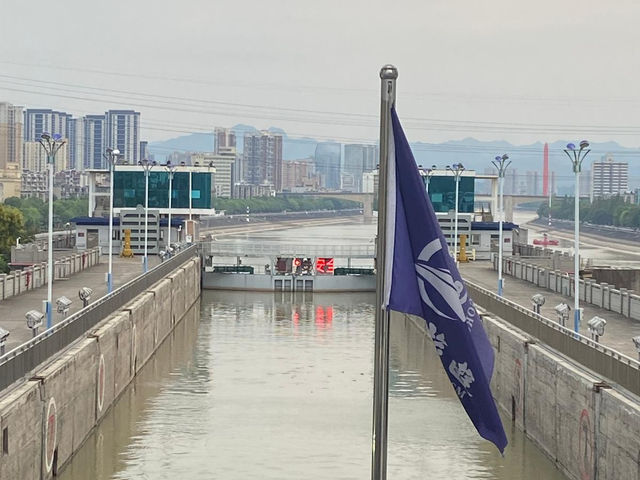 【湖北行程建議】宜昌長江三峽大壩遊:葛洲壩船閘、大壩觀景、三峽人家,夠你玩一整天,一次滿足三個願望‼️ 【湖北行程建議】宜昌長江三峽大壩遊:葛洲壩船閘、大壩觀景、三峽人家,夠你玩一整天,一次滿足三個願望‼️
