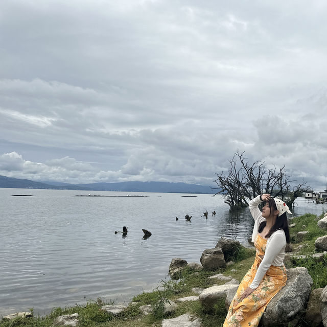 【雲南之旅】洱海聖托里尼酒店，壯麗山峰