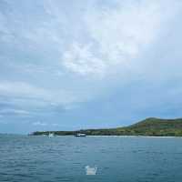 หาดลูกลม เกาะแสมสาร…