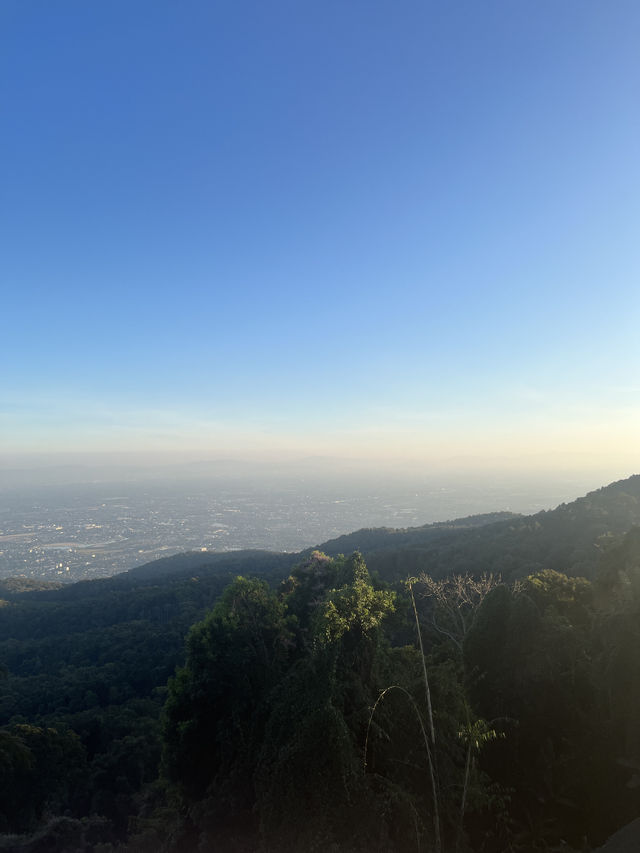 치앙마이의 전경을 한눈에! 도이수텝 등산코스