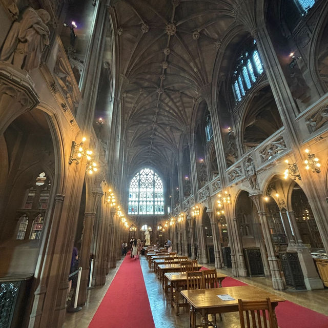 Step into a world of history and wonder at John Rylands Library, Manchester’s Gothic masterpiece! 