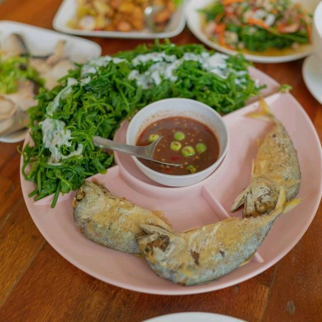 ครัวม่อนไข่ ร้านเด็ด ราชบุรี