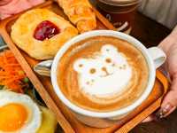 เฟื่องฟ้า คาเฟ่ แอนด์ บิสโทร เชียงใหม่