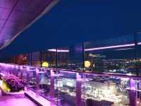 Sky pool ยามค่ำคืน 