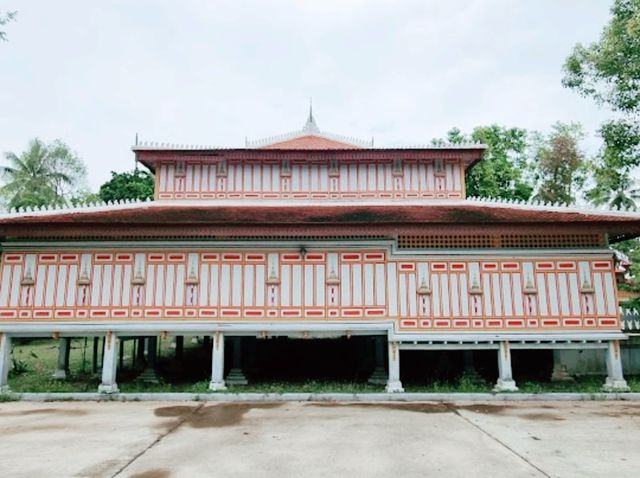 Wat Chon Thara Singh (Wat Phithak Phaen Din Thai)