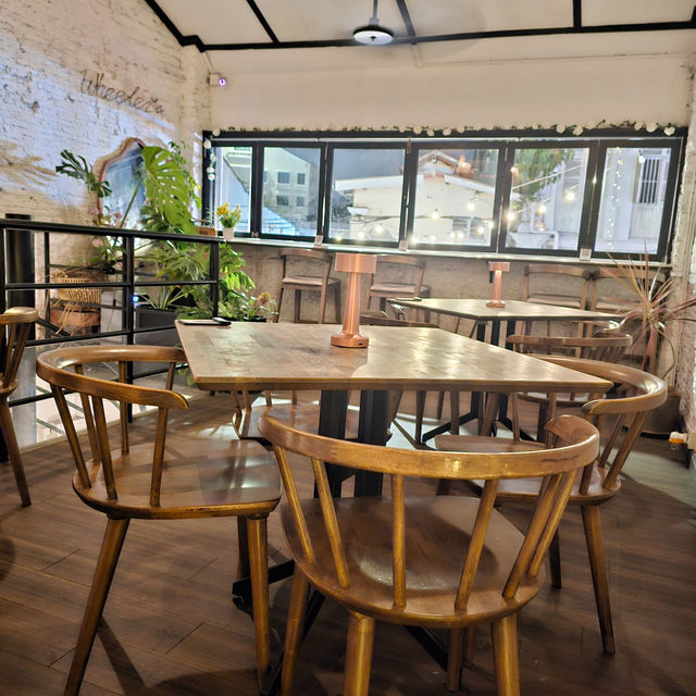 Wheeler’s Cafe: A Cozy Retreat on Love Lane