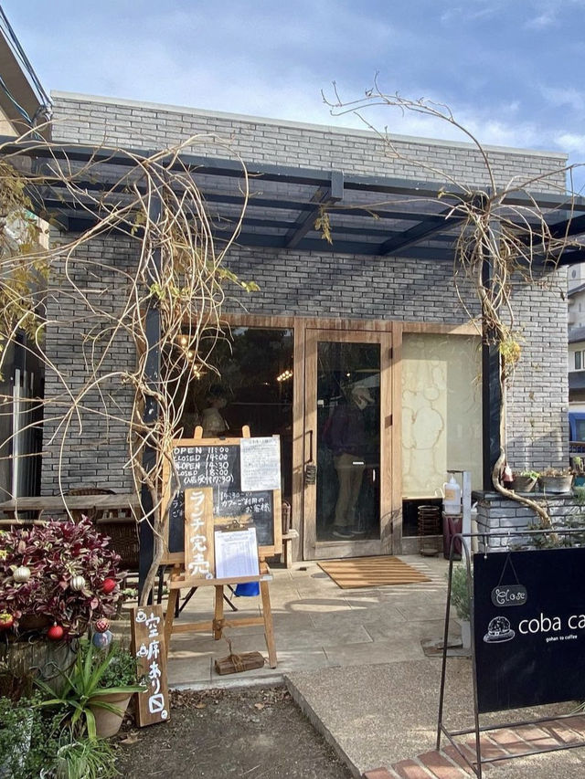【福岡カフェ】テラス席で可愛いフルーツパフェを食べよう🍓