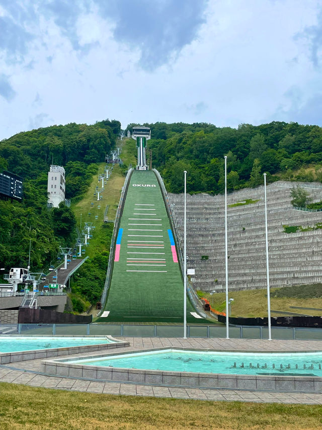 【北海道】スキージャンパーの気分になれる！大倉山ジャンプ競技場