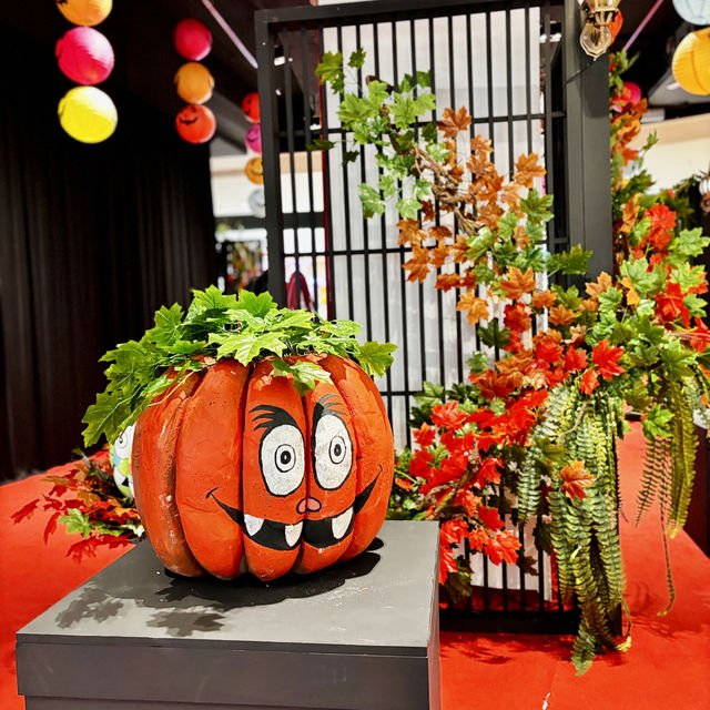 "Charming Halloween Festivities at Pavilion Bukit Jalil: Adorable Pumpkin Decor"