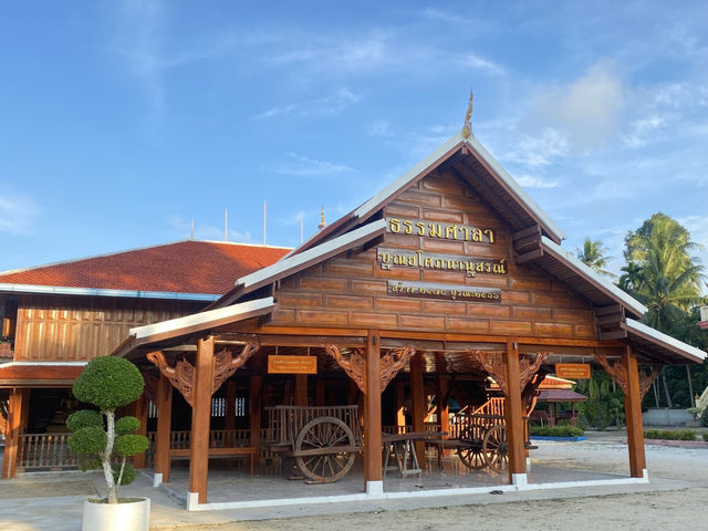 วัดสารวัน วัดสวยในไม้แก่น