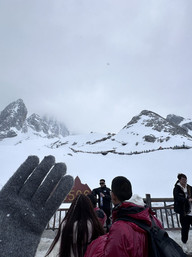 ตะลุยภูเขาหิมะมังกรหยก (Jade Dragon Snow Mountin)