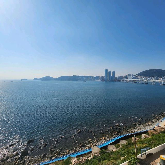 요즘 핫하게 뜨고있는 부산의 흰여울마을을 가보자