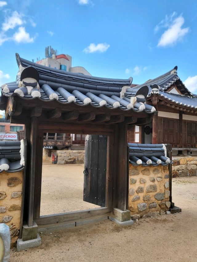 밀양 도심에서 즐기는 과거로의 시간여행