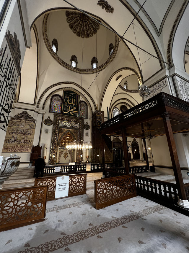 Timeless Tranquility: A Visit to Grand Mosque of Bursa