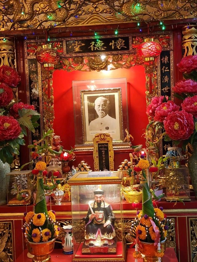 Exploring Tai Hong Kong Shrine in Bangkok China Town