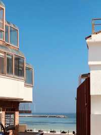A Beach That Balances Surfing and Swimming