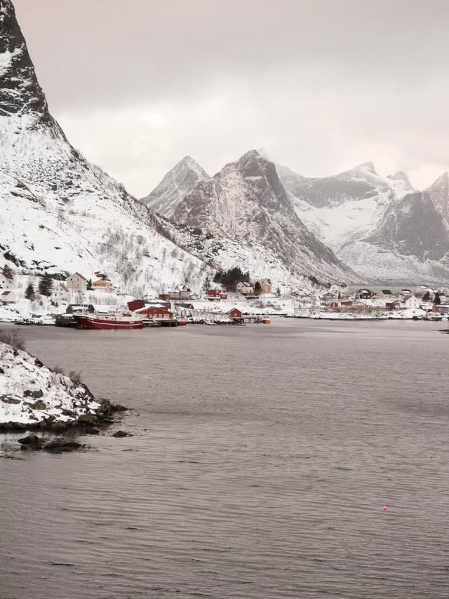 🇳🇴 Winter Magic in Reine: A Colorful Arctic Escape
