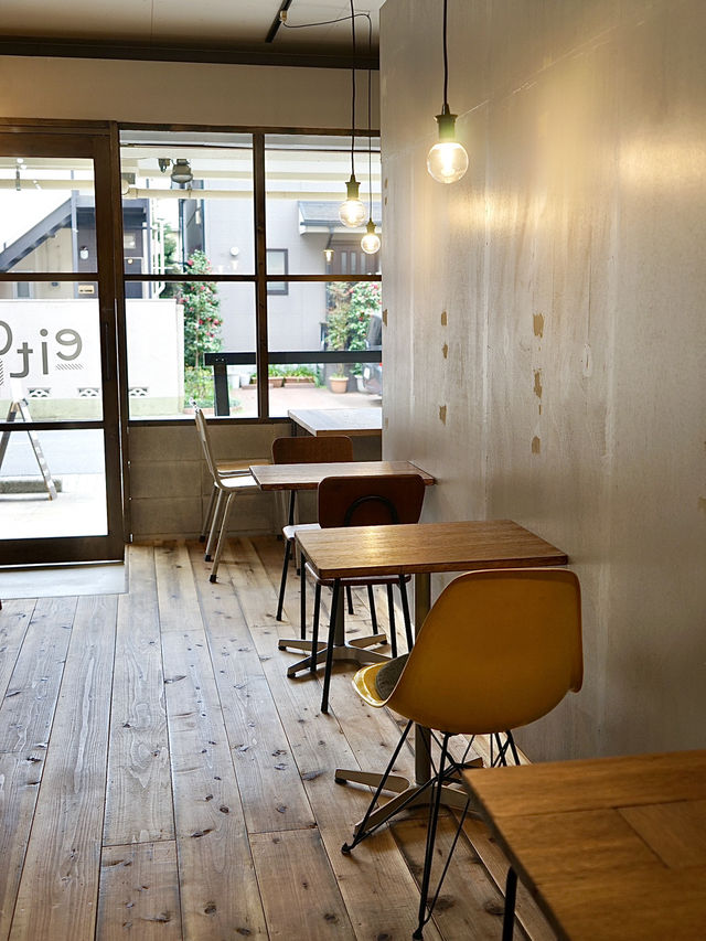 Relaxing Café Time at String Stand Eito Relaxing Café Time at String Stand Eito
